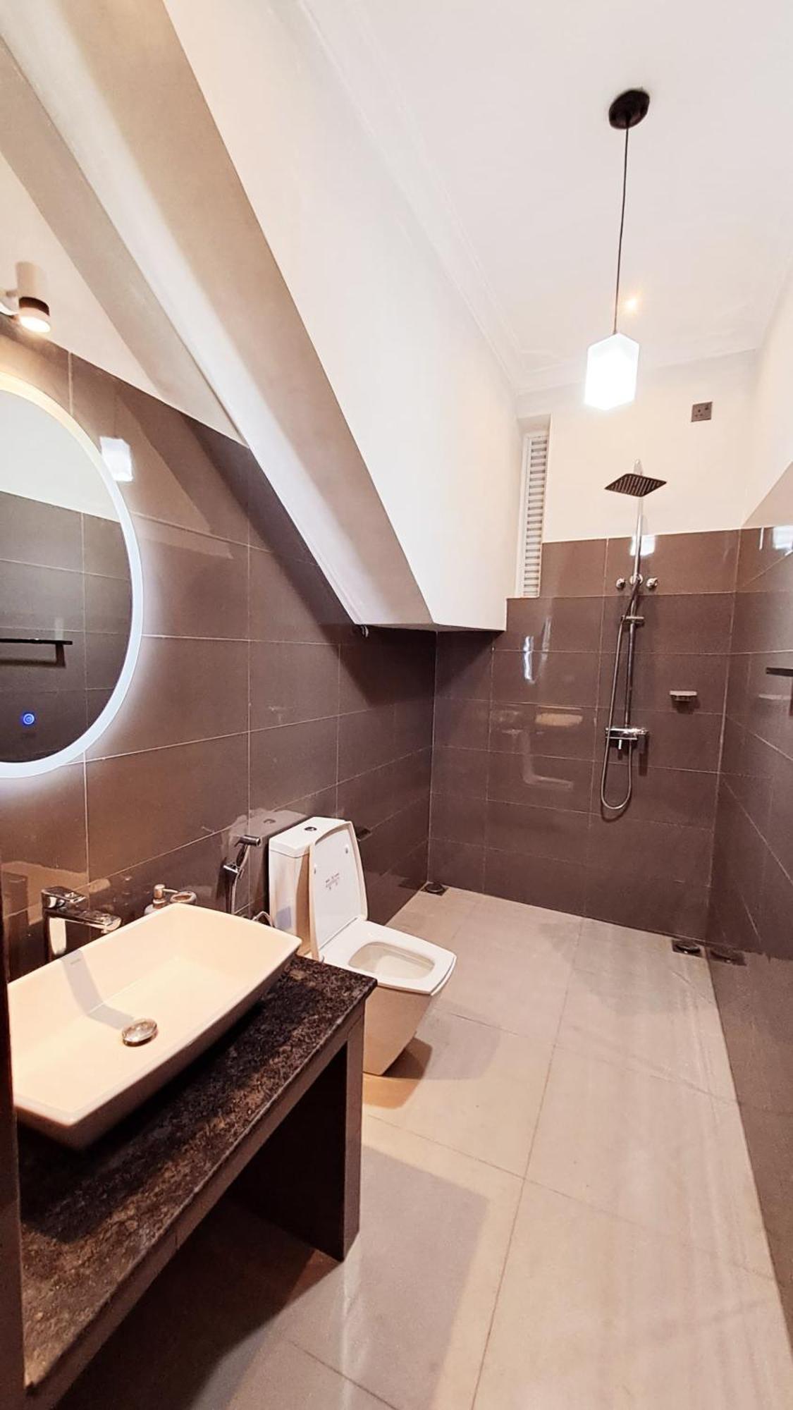 Golden Shower Inn كاندي المظهر الخارجي الصورة