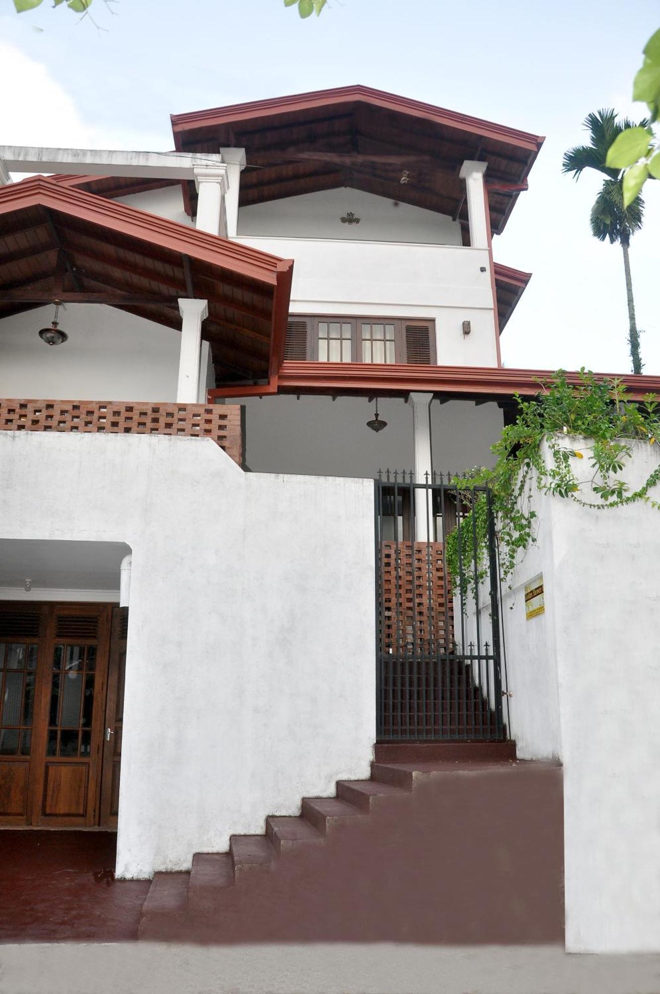 Golden Shower Inn كاندي المظهر الخارجي الصورة