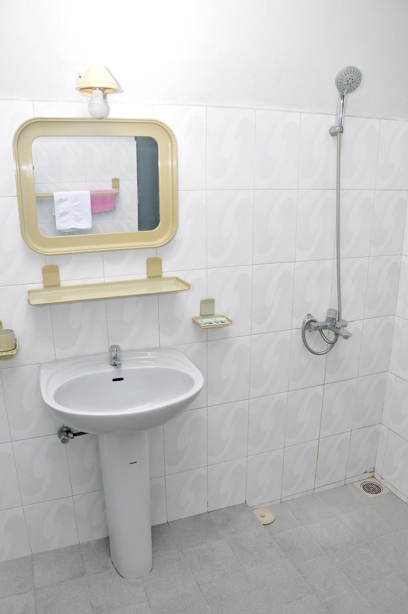 Golden Shower Inn كاندي المظهر الخارجي الصورة